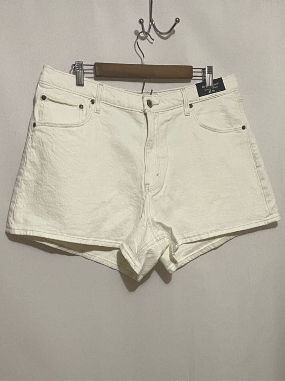 Abercrombie & Fitch ‘90s Cut-Off White Denim Shorts Sz 33/16